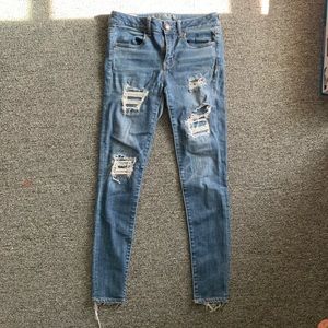 american eagle distressed jeans 😍